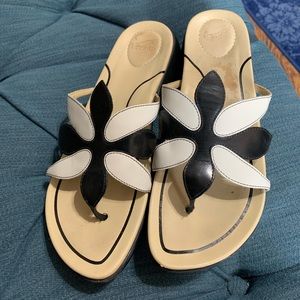 dansko flip flops